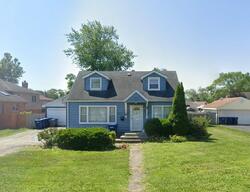 Pre-foreclosure in  W 114TH PL Worth, IL 60482