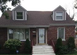 Pre-foreclosure in  S EMERALD AVE # 1 Chicago, IL 60620