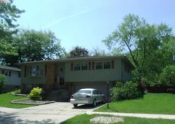 Pre-foreclosure in  VINE ST Oak Forest, IL 60452