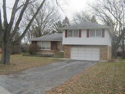 Pre-foreclosure in  MARATHON CT Olympia Fields, IL 60461