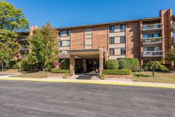 Pre-foreclosure Listing in LAKE HINSDALE DR APT 310 WILLOWBROOK, IL 60527