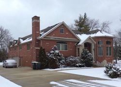 Pre-foreclosure in  MEADOW LN Lemont, IL 60439