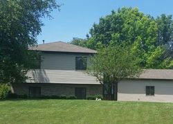 Pre-foreclosure in  SUTTONDALE RD Huntley, IL 60142
