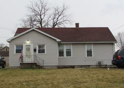 Pre-foreclosure Listing in N BROADWAY ST CREST HILL, IL 60403