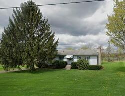 Pre-foreclosure in  LAKELAND DR Jermyn, PA 18433