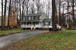 Pre-foreclosure in  DEER RUN CT Midlothian, VA 23112