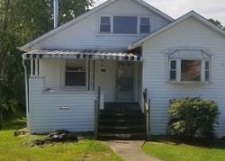 Pre-foreclosure in  SPRING HILL AVE Charleston, WV 25309