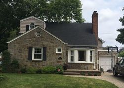 Pre-foreclosure Listing in ELM DR NEW HYDE PARK, NY 11040