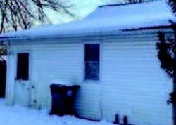 Pre-foreclosure in  CLEVELAND DR Wilson, NY 14172