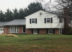 Pre-foreclosure in  BROOKE KNOLLS RD Gaithersburg, MD 20882