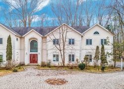  Dogwood Dr, Saddle River NJ