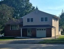 Pre-foreclosure Listing in S BEVERWYCK RD PARSIPPANY, NJ 07054