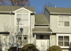 Pre-foreclosure Listing in WOODLAKE MANOR DR LAKEWOOD, NJ 08701
