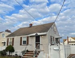 Pre-foreclosure in  BRIDGE ST Roselle Park, NJ 07204
