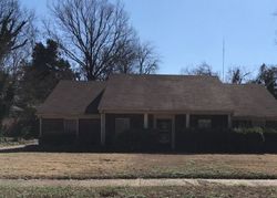 Pre-foreclosure in  PIPERS GAP DR Memphis, TN 38134