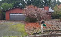 Pre-foreclosure Listing in 16TH ST FLORENCE, OR 97439