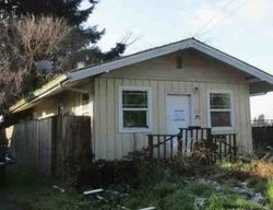 Pre-foreclosure in  KNAPP LN Eugene, OR 97404