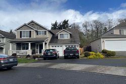 Pre-foreclosure in  MAPLEWOOD CIR NE Tacoma, WA 98422