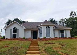 Pre-foreclosure in  TREELINE DR Brandon, MS 39042