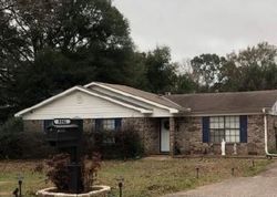 Pre-foreclosure in  DUTCHMAN WOODS DR Mobile, AL 36695