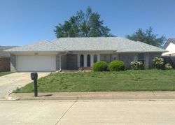 Pre-foreclosure in  W PARKLAND DR Yukon, OK 73099