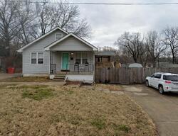 Pre-foreclosure in  S EMERY ST Independence, MO 64050
