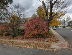 Pre-foreclosure in  TROWBRIDGE PL Naugatuck, CT 06770