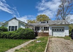 Pre-foreclosure in  LAVENDER RD Rocky Point, NY 11778