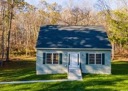 Pre-foreclosure Listing in WENDELL COMRIE RD LEDYARD, CT 06339