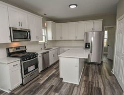 Pre-foreclosure in  DOVETAIL DR Hartford, WI 53027