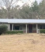 Pre-foreclosure in  JOHN DAY RD Canton, MS 39046