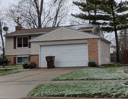 Pre-foreclosure in  AUTUMN LN Lansing, MI 48912