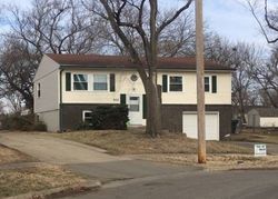 Pre-foreclosure in  SE 35TH TER Topeka, KS 66605