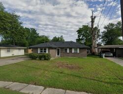 Pre-foreclosure in  MEADOW DR Lake Charles, LA 70607