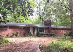 Pre-foreclosure in  SHADY LAKE DR Tupelo, MS 38804