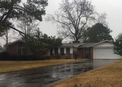 Pre-foreclosure Listing in RIVERSIDE BLVD LUMBERTON, NC 28358