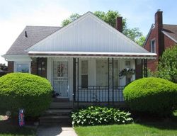Pre-foreclosure in  TOEPFER DR Eastpointe, MI 48021