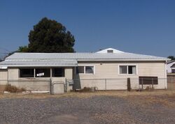 Pre-foreclosure in  W RIDGEWAY AVE Hermiston, OR 97838