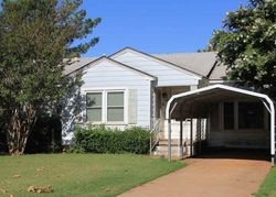 Pre-foreclosure in  CIRCLE DR Frederick, OK 73542