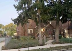 Pre-foreclosure in  ROSELAWN ST Detroit, MI 48221