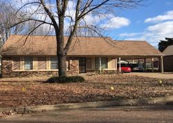 Pre-foreclosure in  BRIDGEWATER DR Southaven, MS 38671