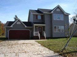 Pre-foreclosure in  CARVER CIR Portsmouth, VA 23701