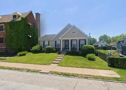 Pre-foreclosure in  HICKORY ST Saint Louis, MO 63104