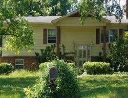 Pre-foreclosure in  DODD DR SW Decatur, AL 35601