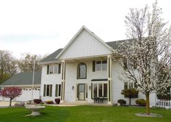 Pre-foreclosure in  S RIDGE CROFT DR Oak Creek, WI 53154