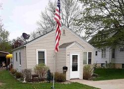 Pre-foreclosure in  PAQUIN ST E Waterville, MN 56096