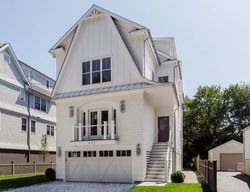 Pre-foreclosure in  PENFIELD RD Fairfield, CT 06824