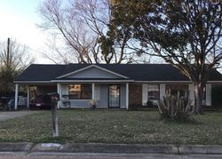 Pre-foreclosure in  BROOKHAVEN DR Southaven, MS 38671