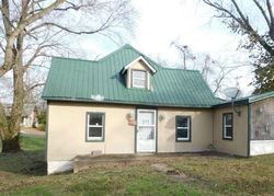 Pre-foreclosure in  E 2ND ST Mountain View, MO 65548