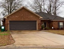 Pre-foreclosure in  NORTHGATE DR Canton, MS 39046